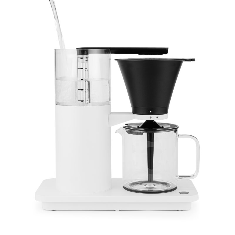 Coffee-makere_CM11B-A125_Front_pouring