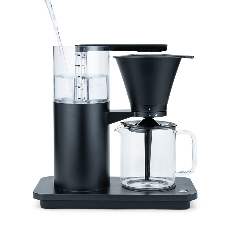 Coffee-makere_CM11B-A125_Front_pouring